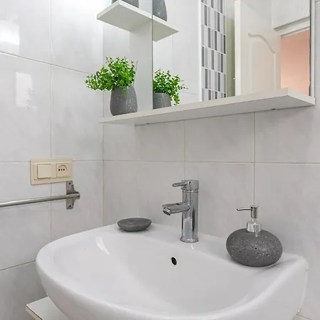 Διαμέρισμα Cozy Beachfront 2b Εστεπόνα