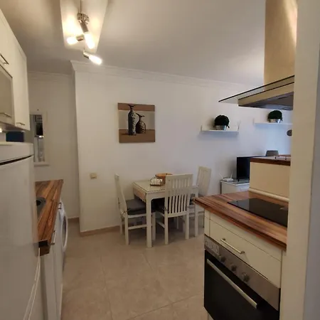 Cozy Beachfront 2b * Εστεπόνα