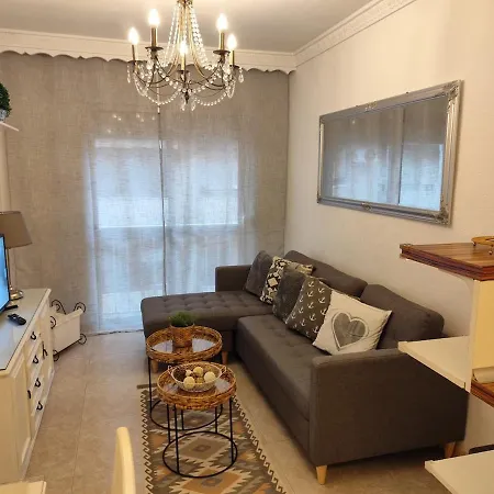 Cozy Beachfront 2b Apartman