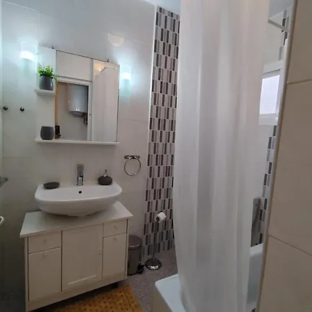 Cozy Beachfront 2b Apartman *
